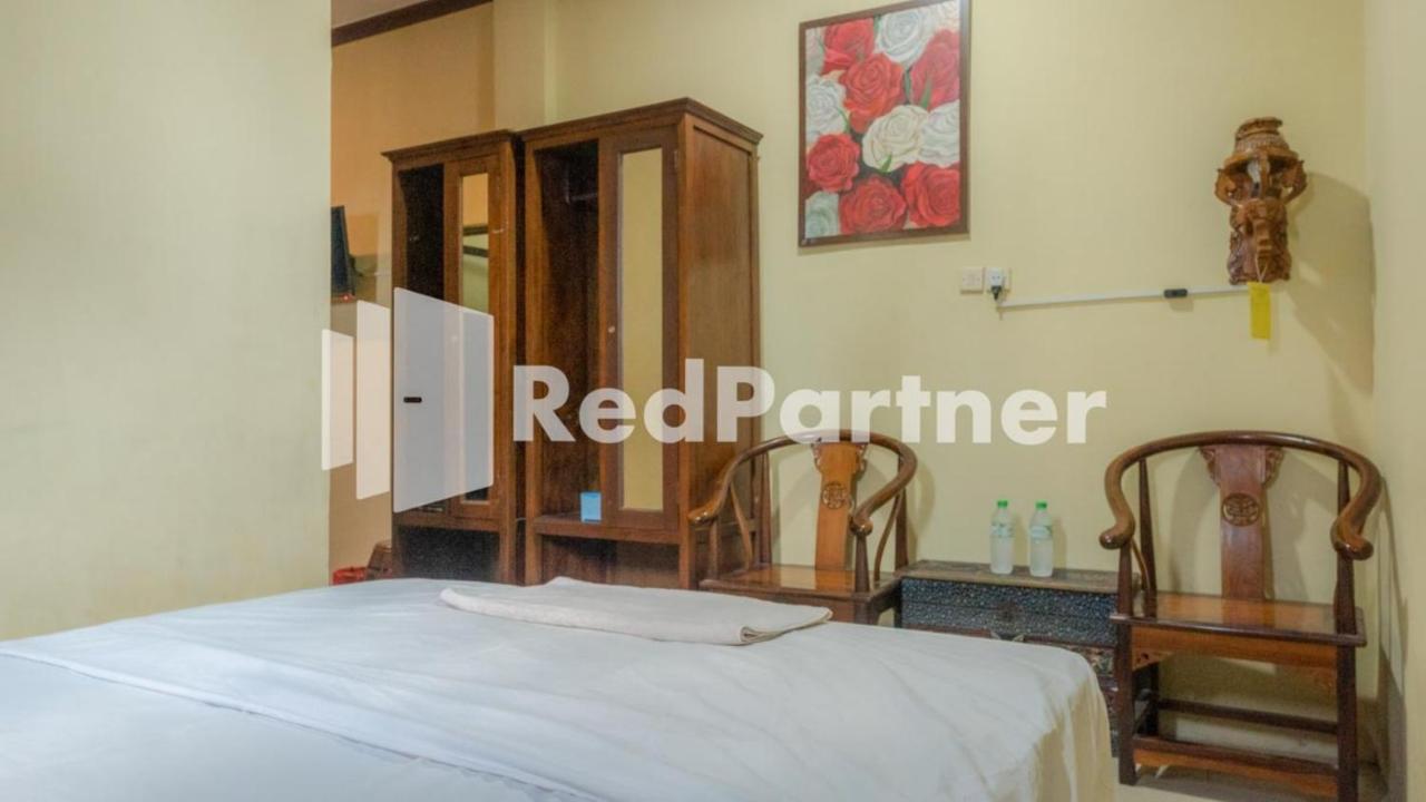 Vandhela Homestay Syariah Mitra Reddoorz Сурабая Екстериор снимка