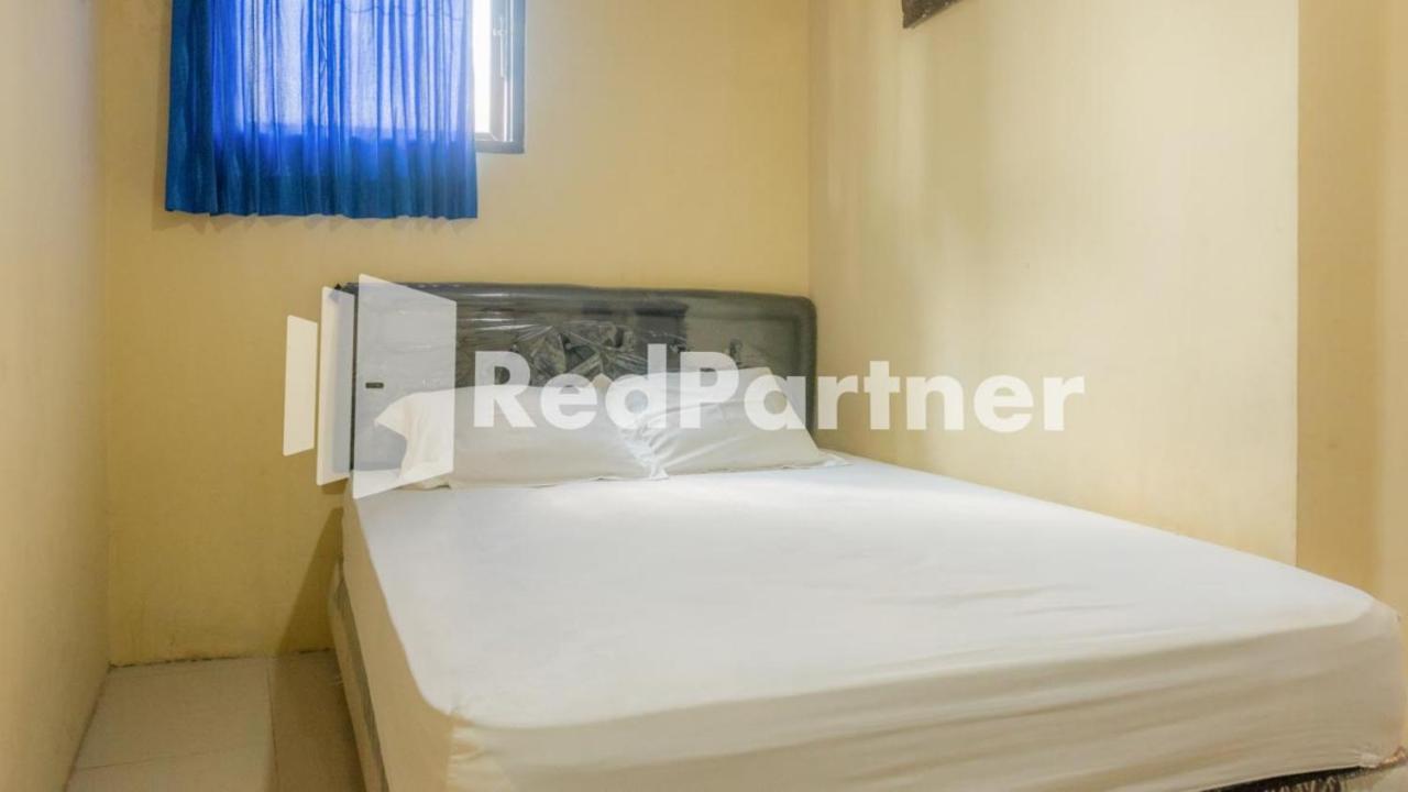 Vandhela Homestay Syariah Mitra Reddoorz Сурабая Екстериор снимка