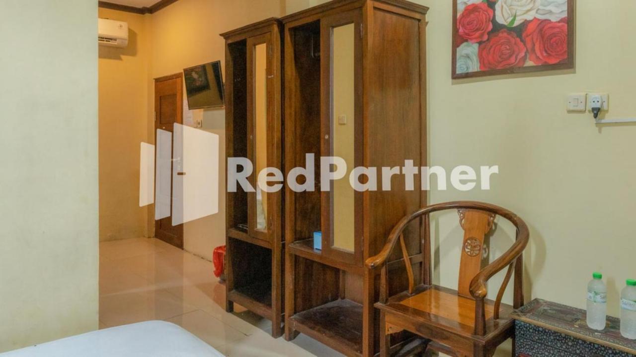Vandhela Homestay Syariah Mitra Reddoorz Сурабая Екстериор снимка